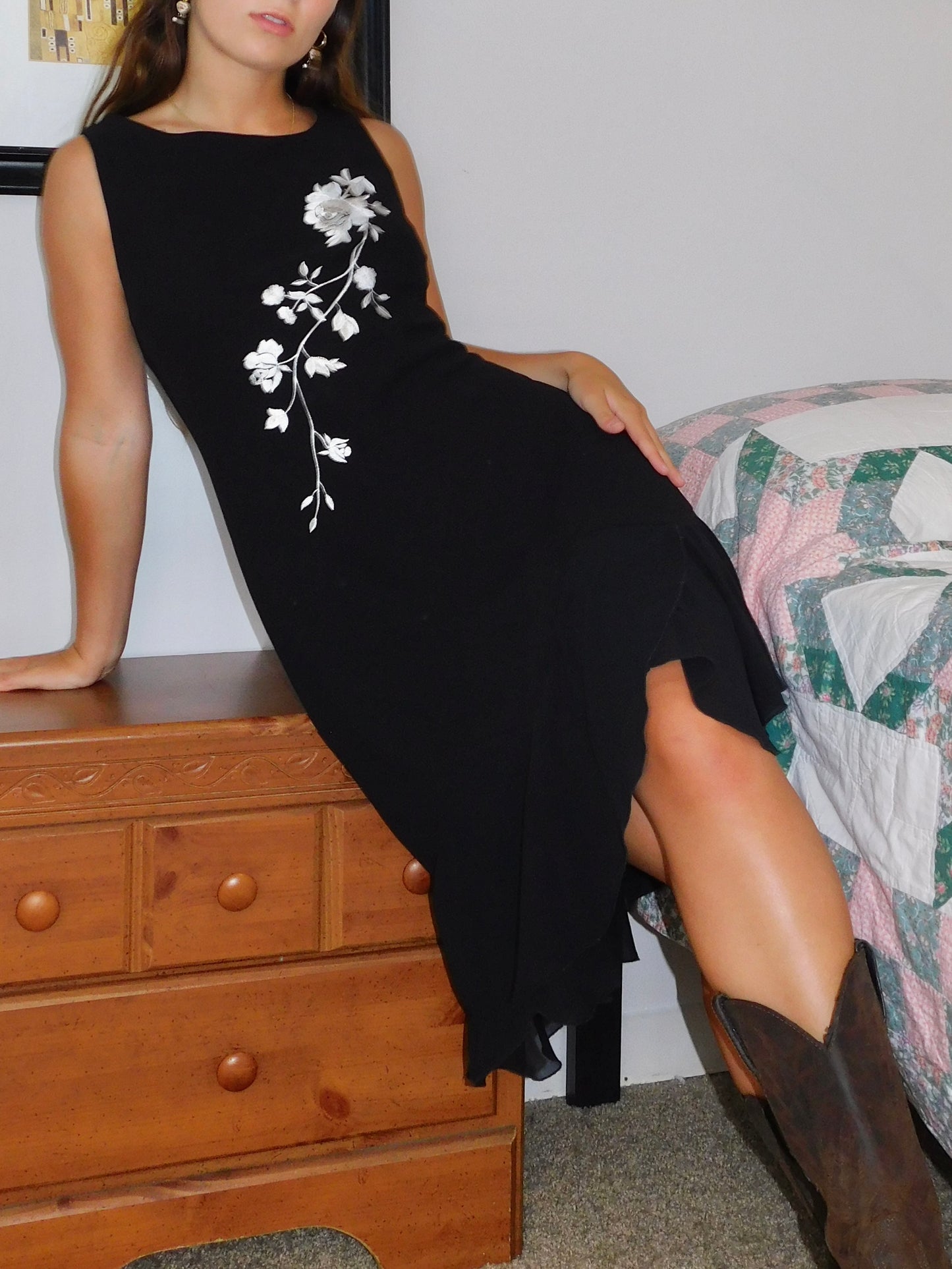 Charlotte Embroidered Midi | Size M