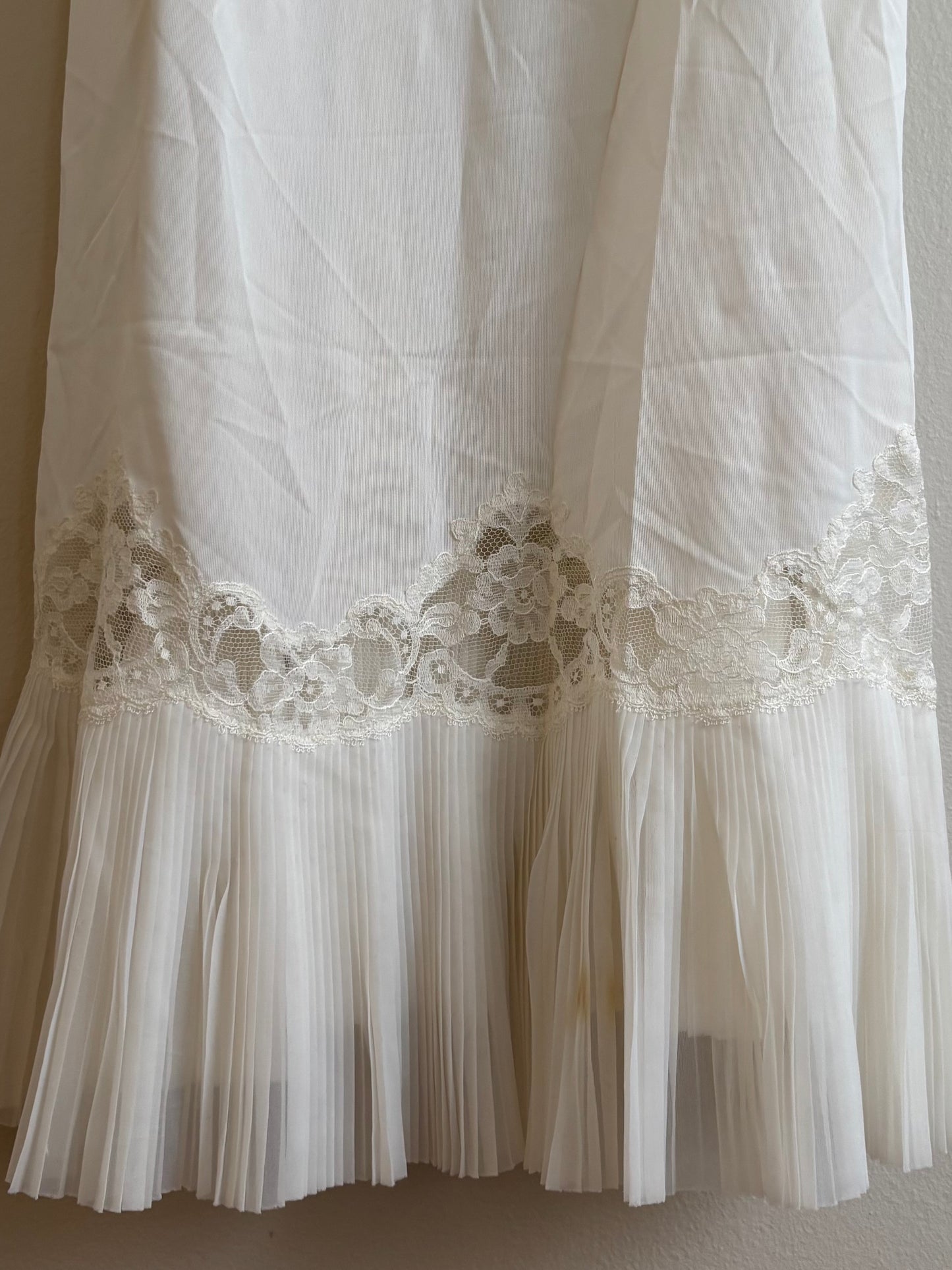 Cream 90’s Lace Slip | Size S