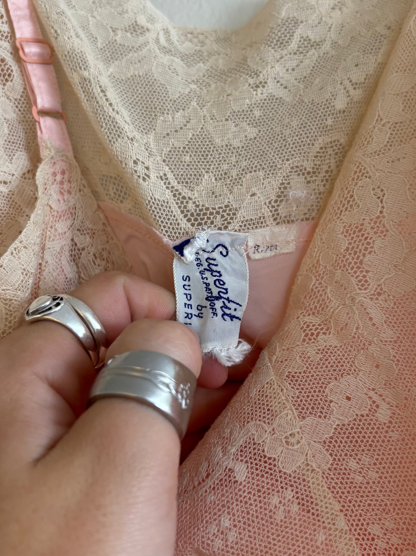 Super fit 90’s Lace Slip | Size M