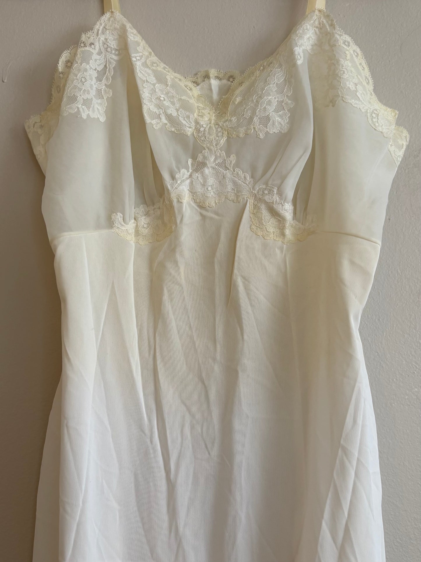 Cream 90’s Lace Slip | Size S