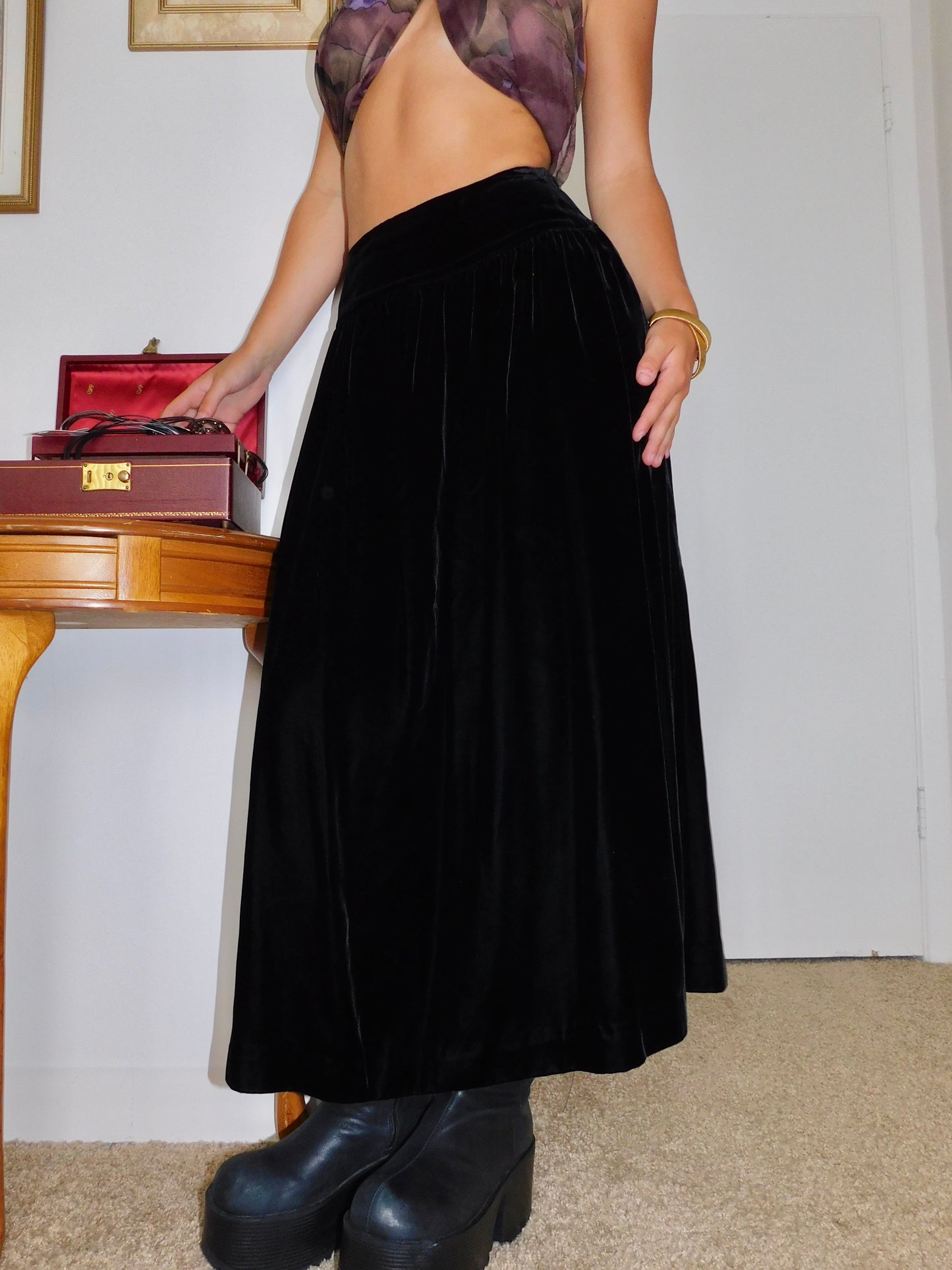 Allen Velvet Maxi | Size 25” waist