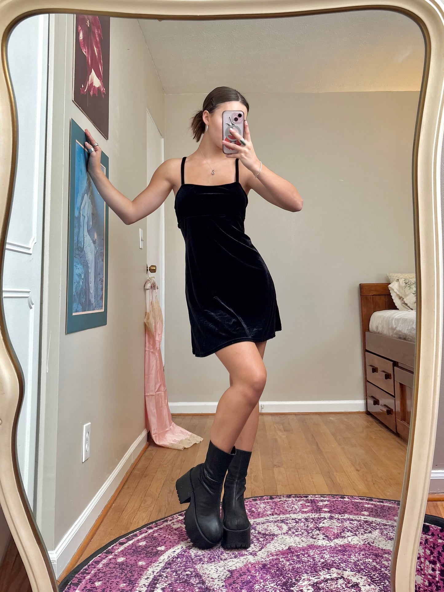 Urban Girl 90’s Velvet Mini | Size S