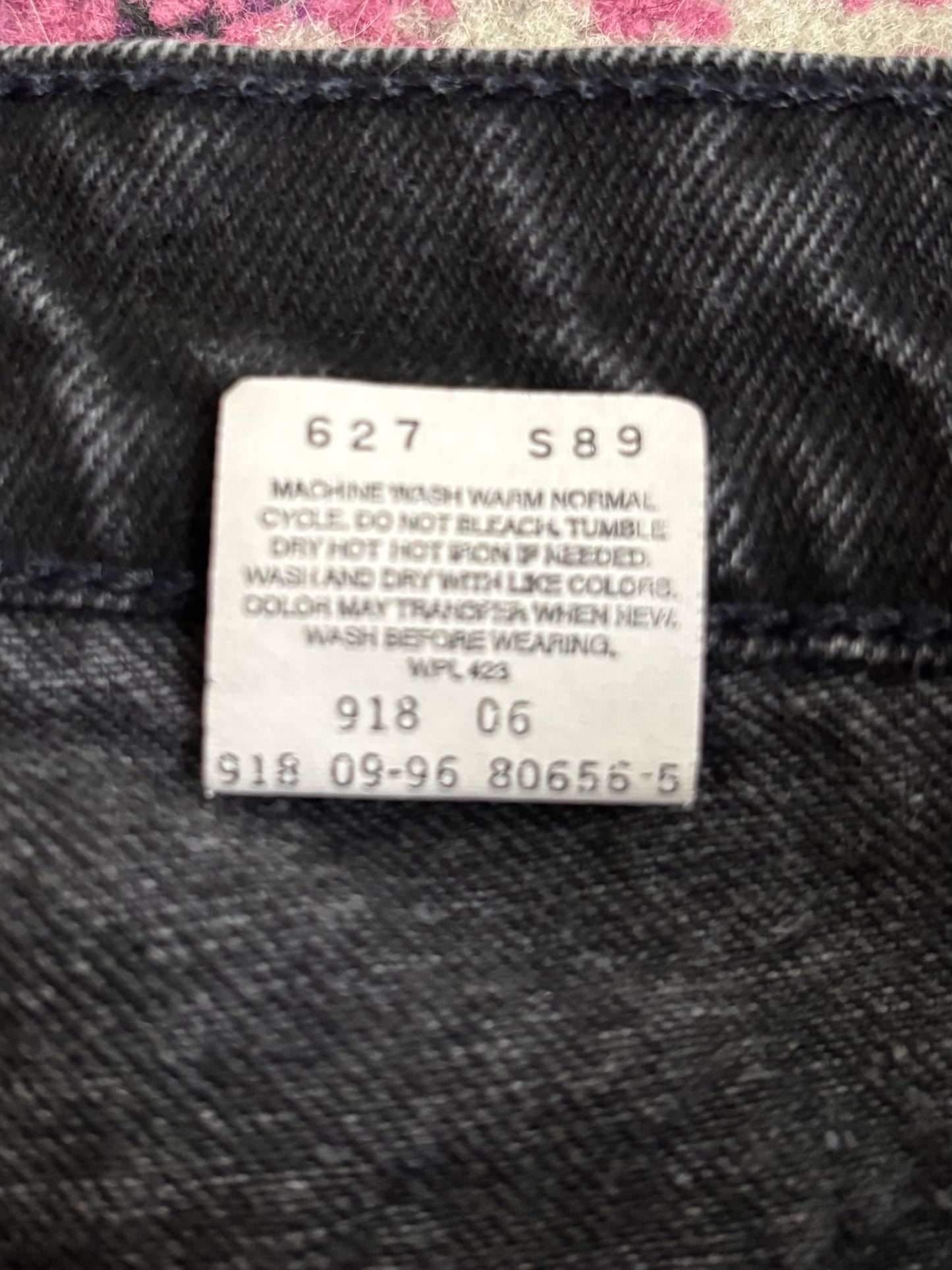 1996 Relaxed 551 Levi’s | Size 28” Waist