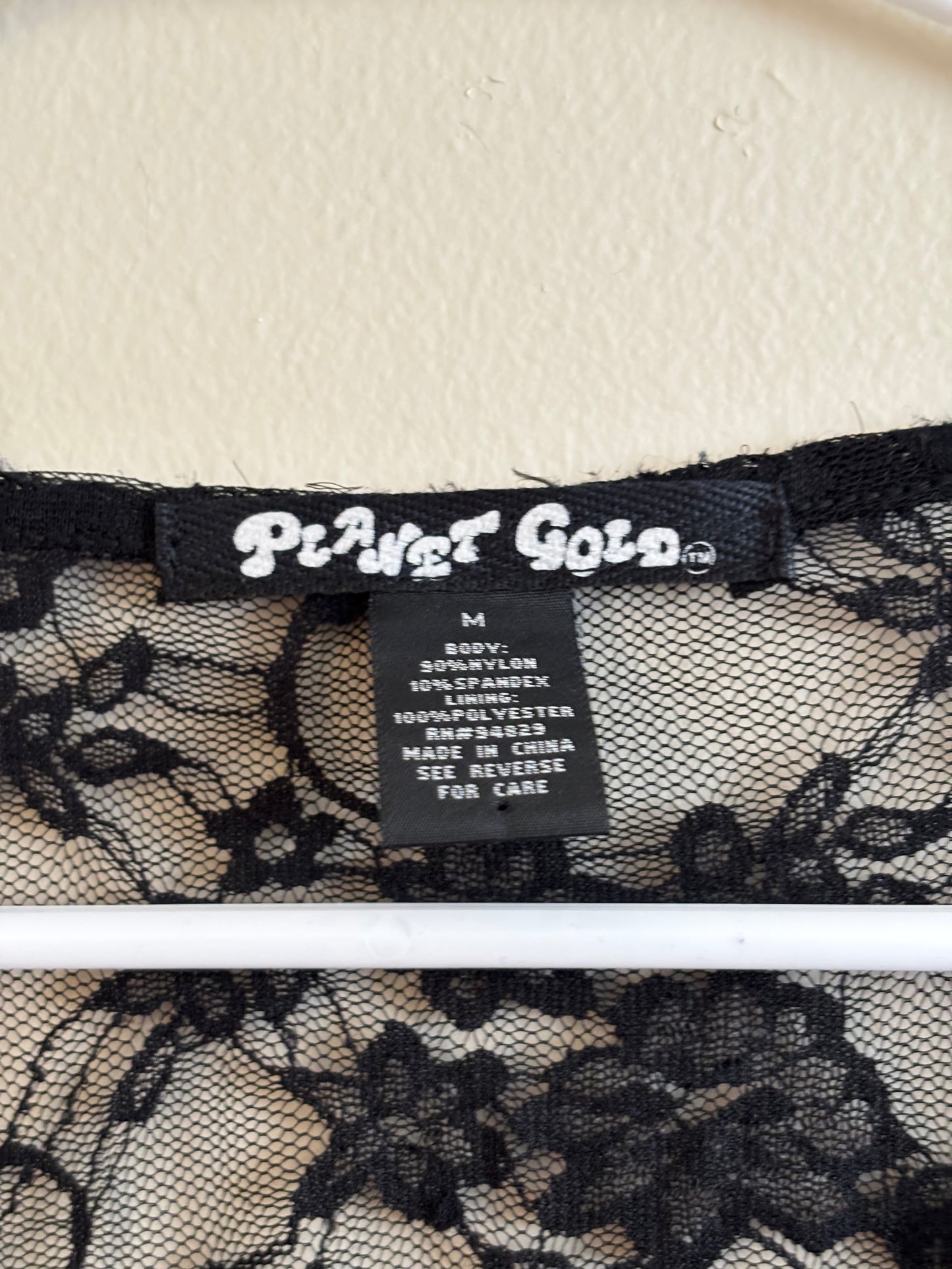 Planet Gold 00’s Lace Top | Size M