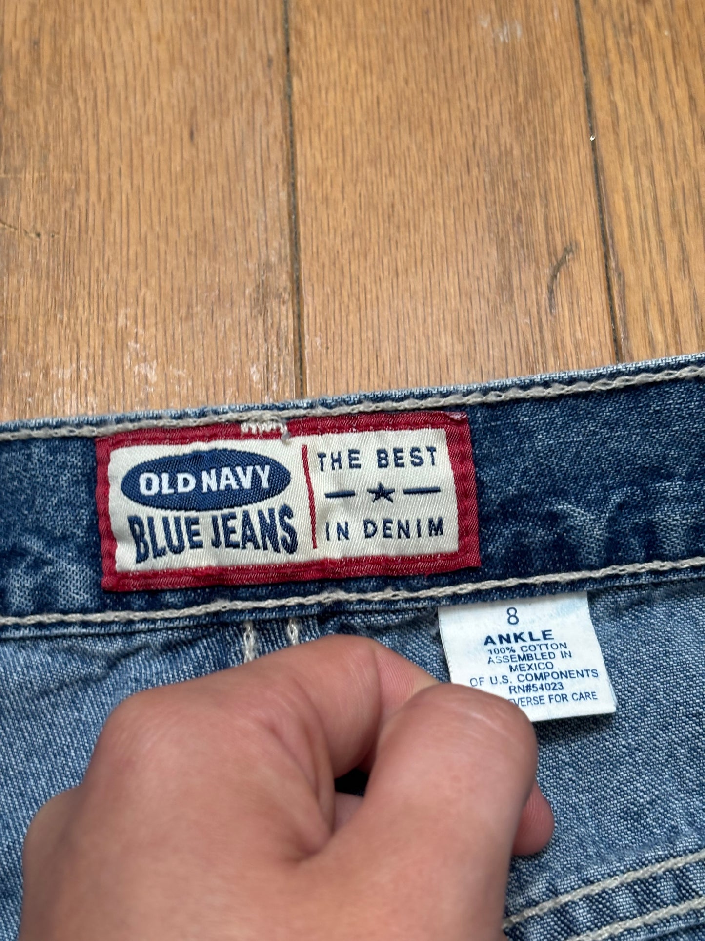 Old Navy 90’s Baggy Jeans | Size 27” Waist