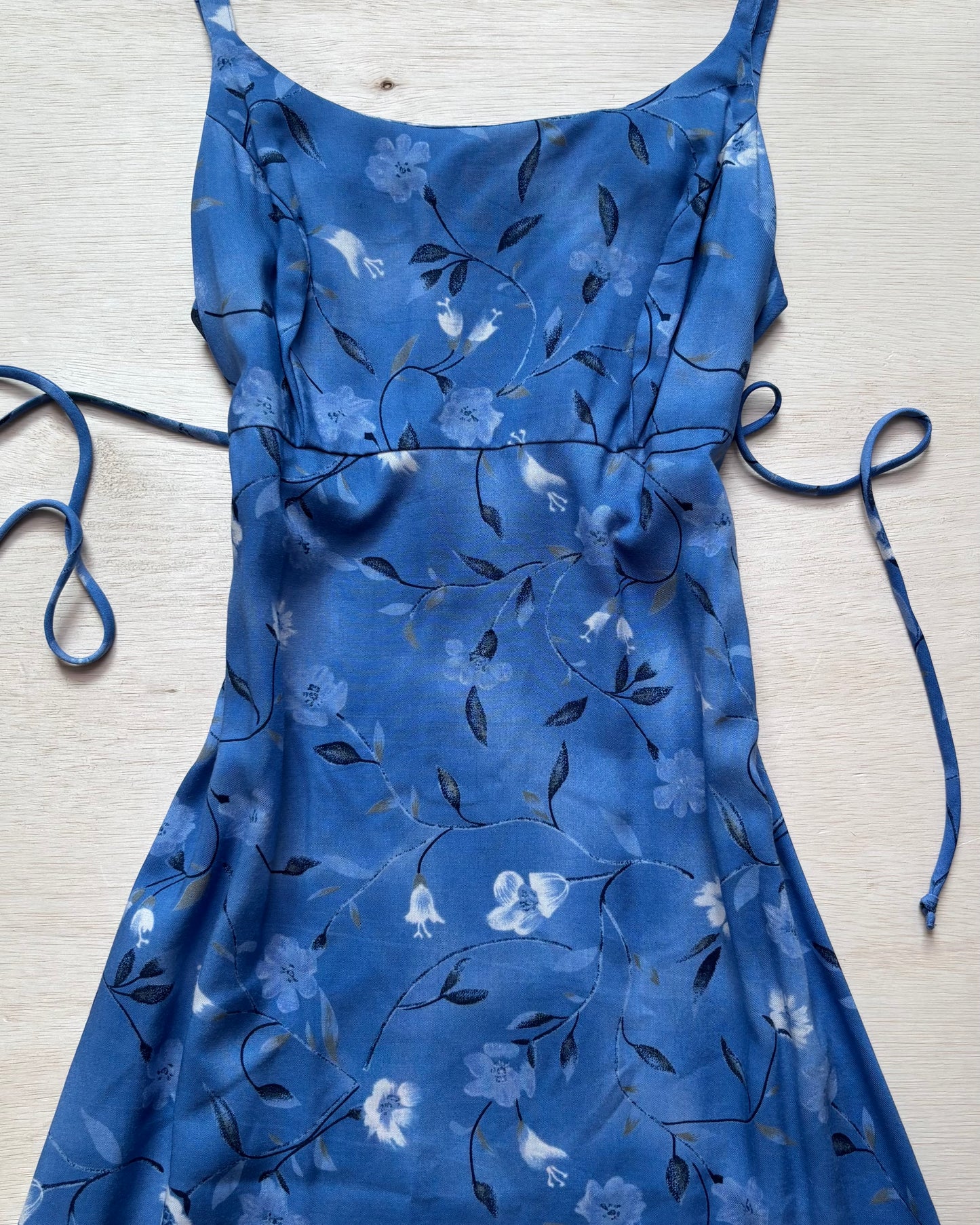 Tie Back 90’s Maxi Dress | Size S