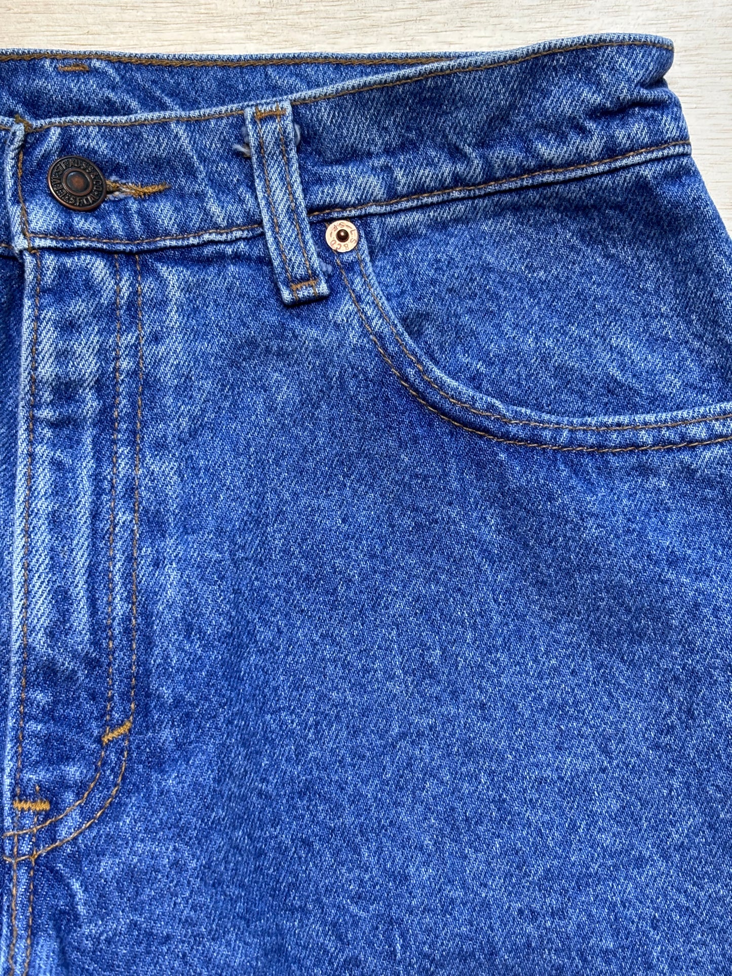 Vintage Levi’s Jeans | Size 27” waist