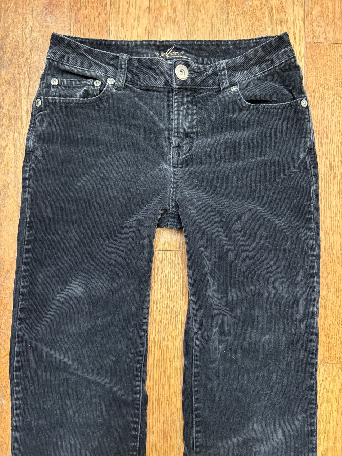 Embroidered 00’s Corduroy Flares | Size 6