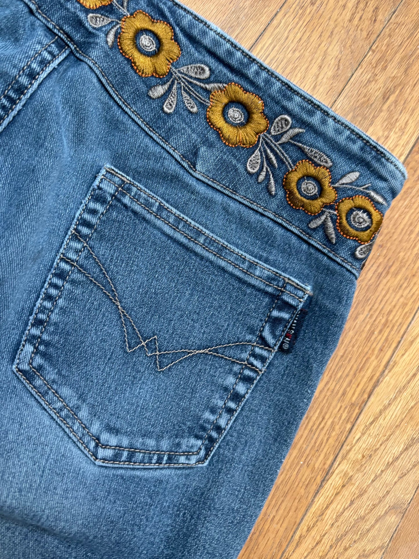Flower 00’s Flare Denim | Size 4