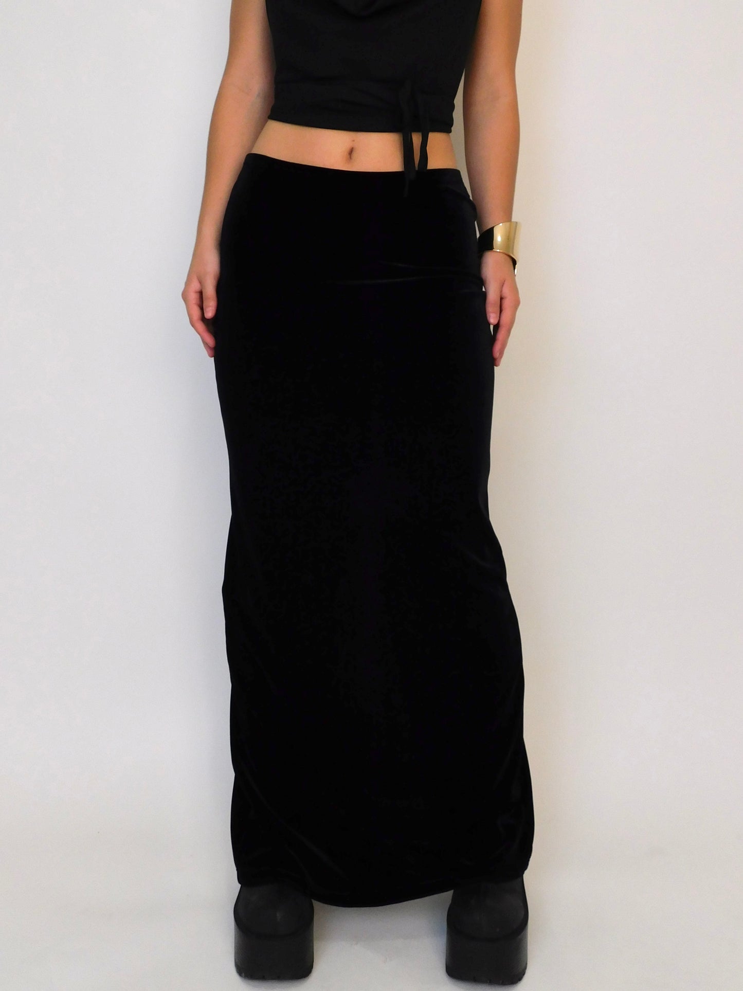 90’s Black Velvet Maxi Skirt | Size M