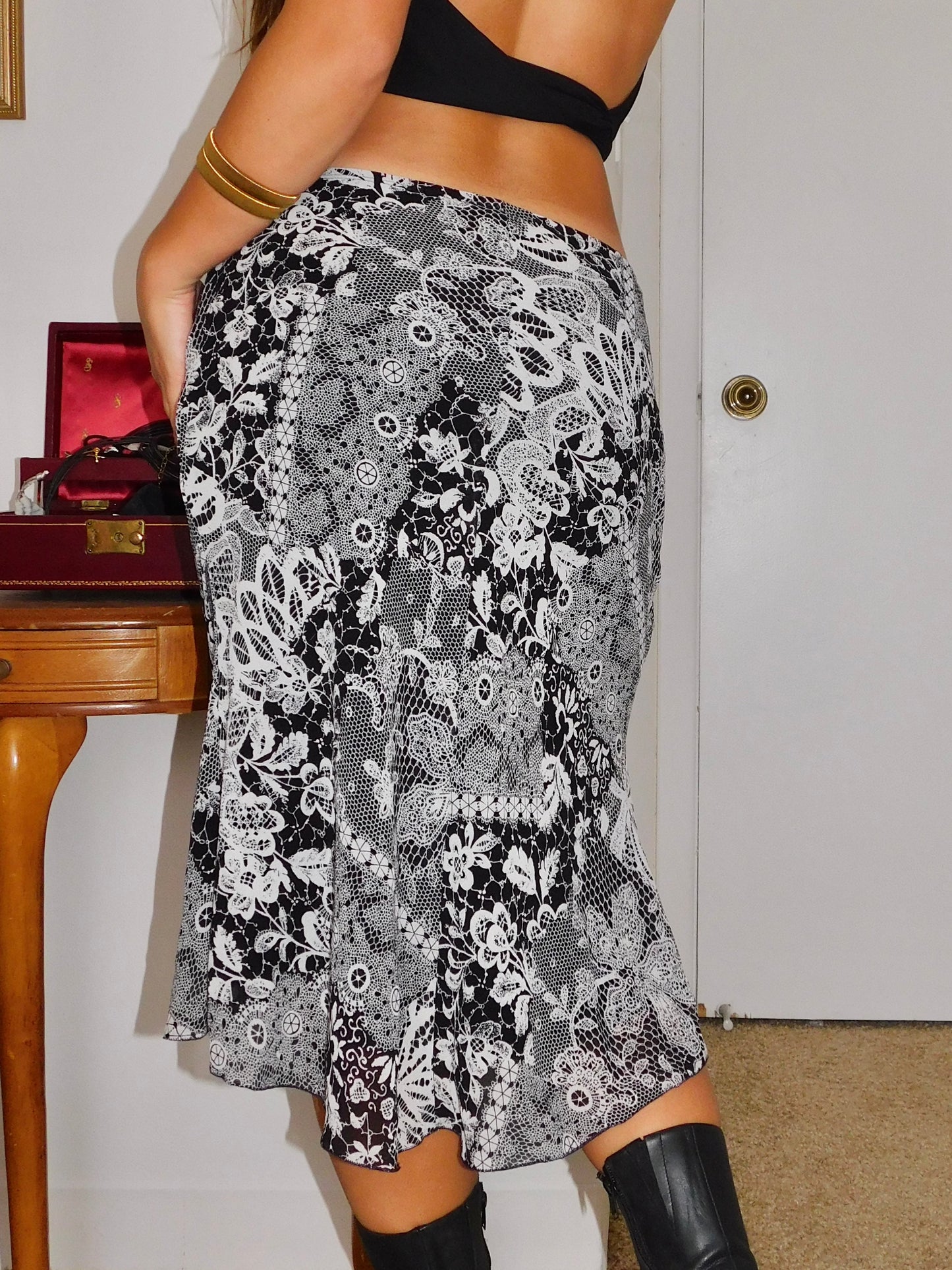 Jackie Lace Print Midi | Size 29” waist
