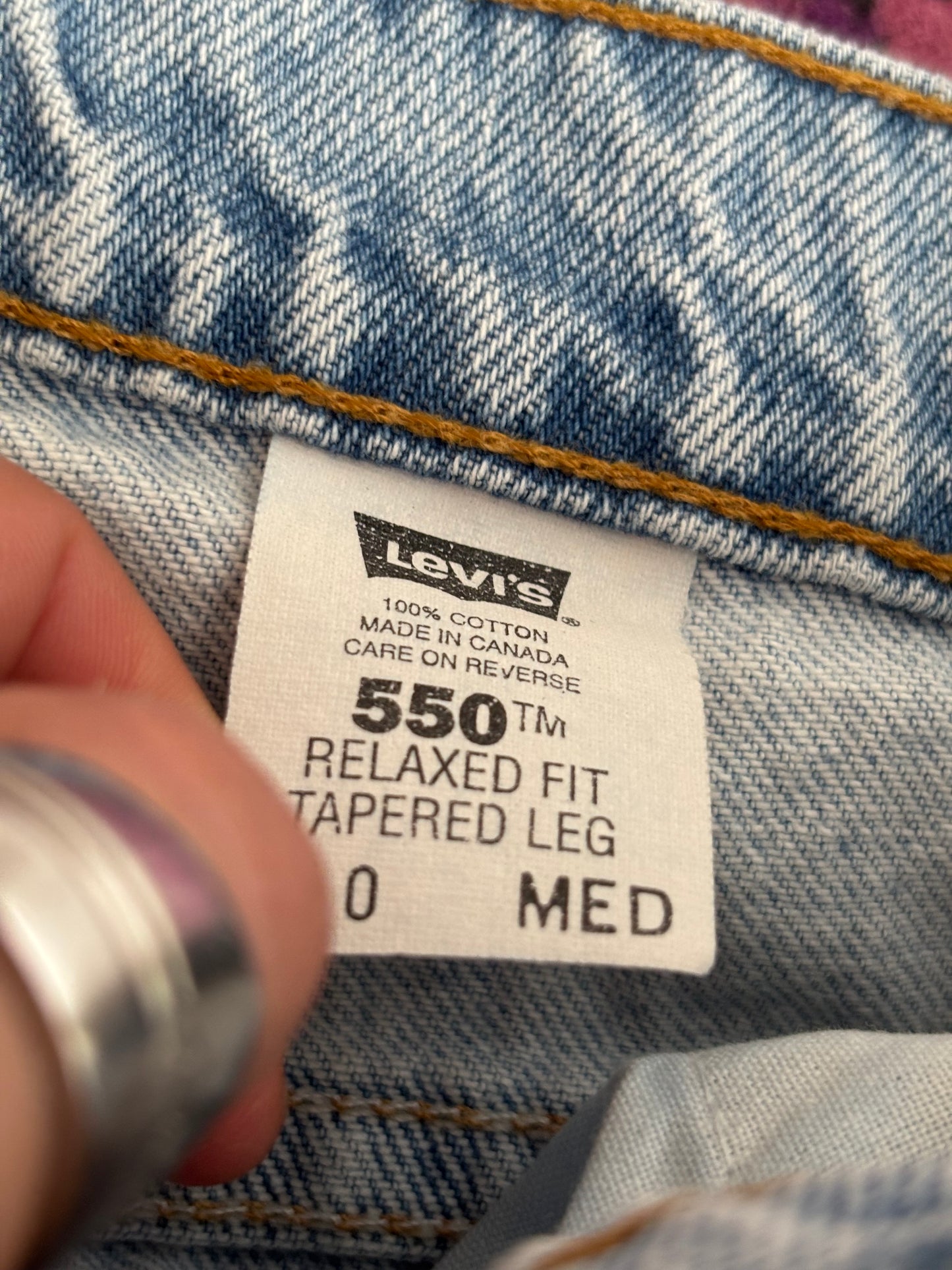 1996 Relaxed 550 Levi’s | Size 28” Waist