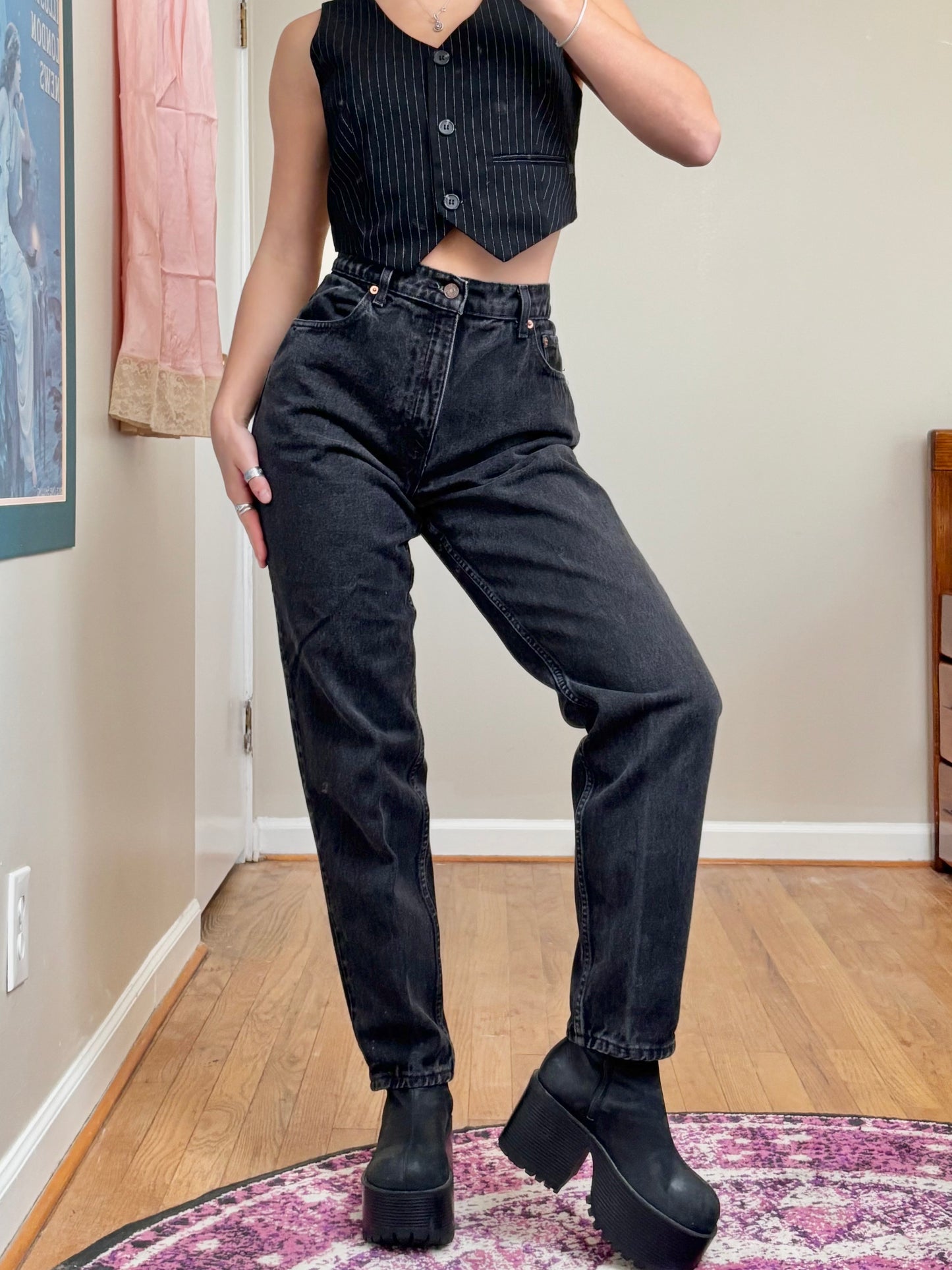 1996 Relaxed 551 Levi’s | Size 28” Waist