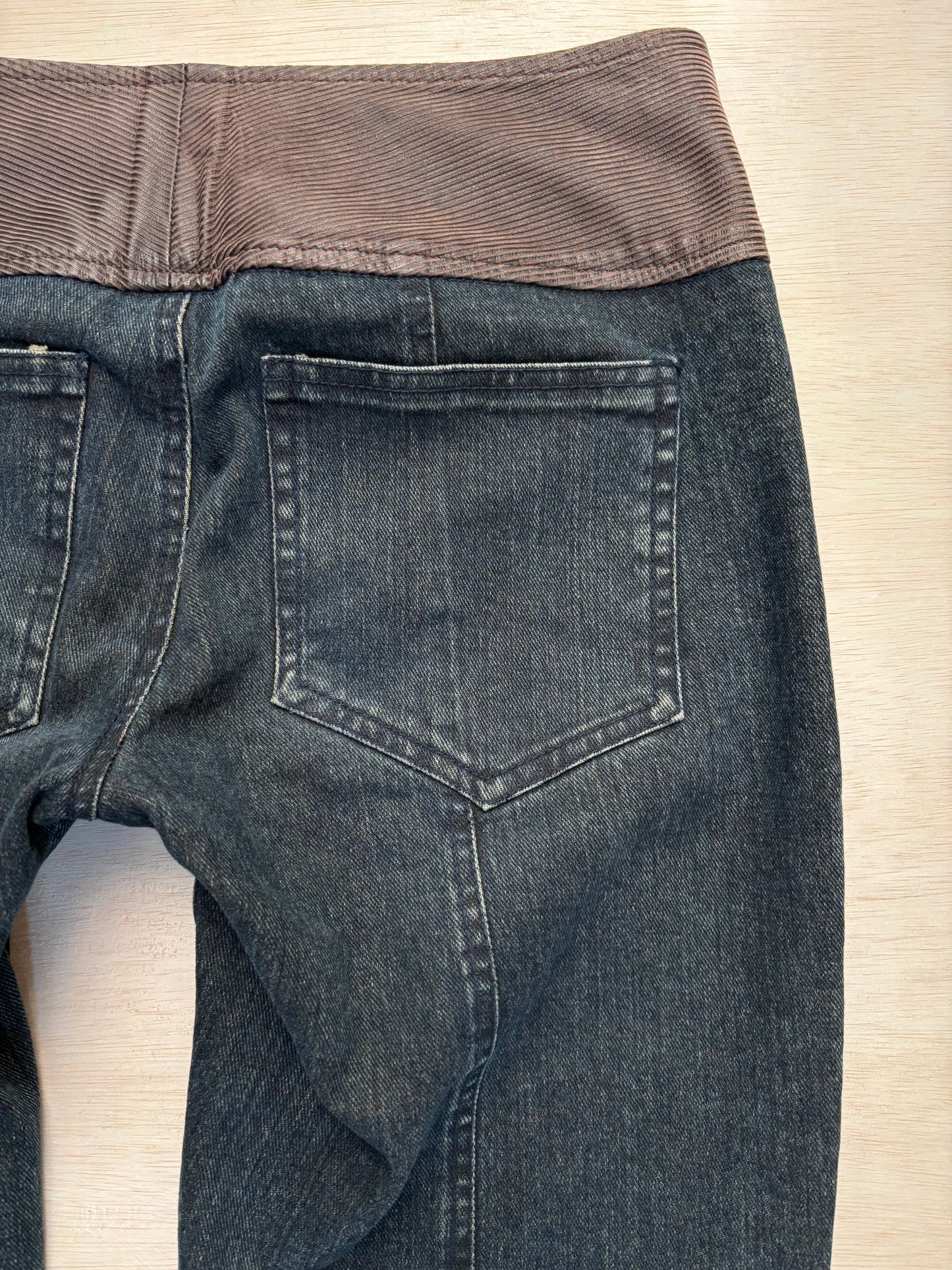Belted 00’s Flare Jeans | Size 4
