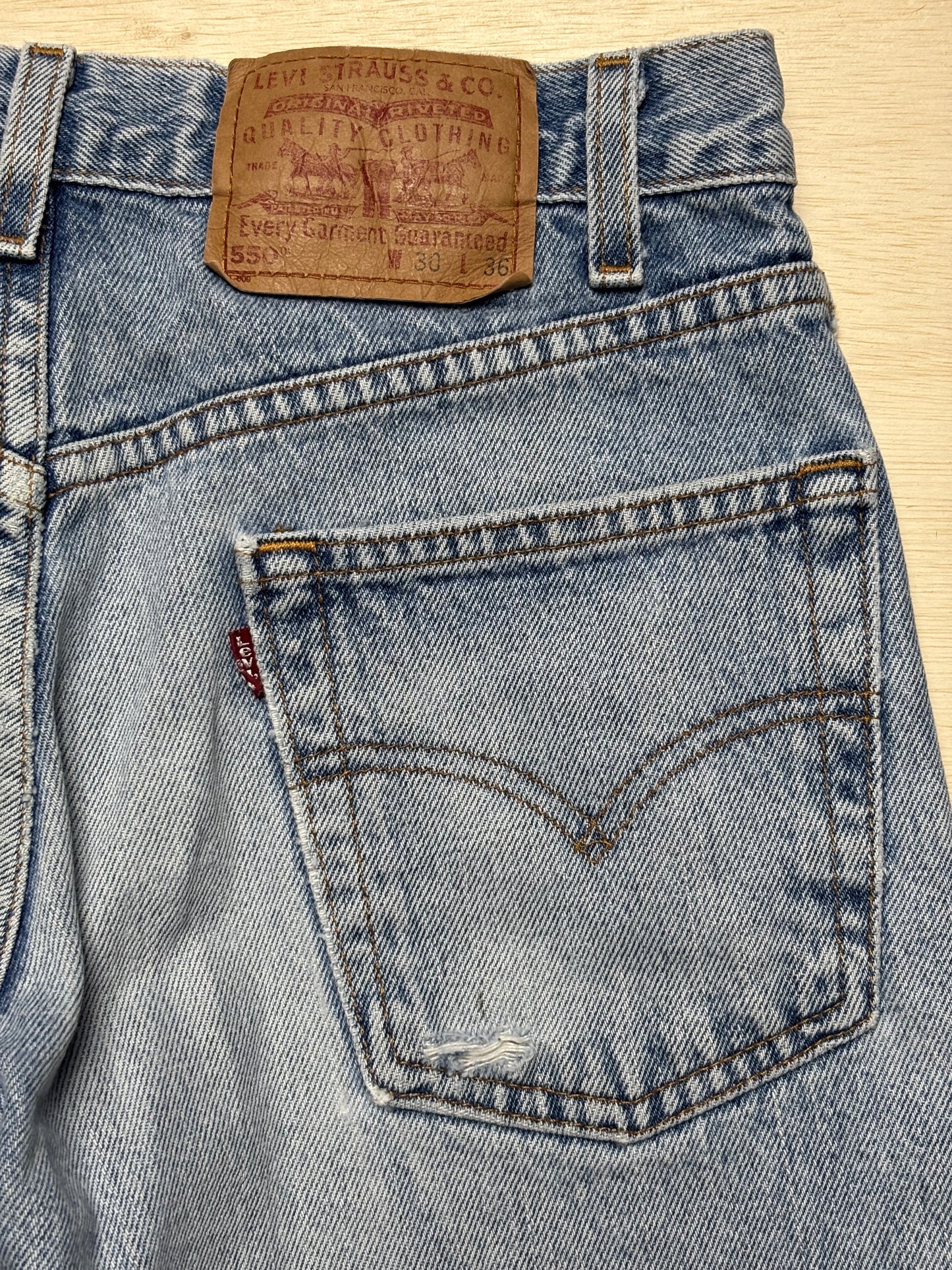 550 90’s Levi’s Jeans | Size 28” Waist