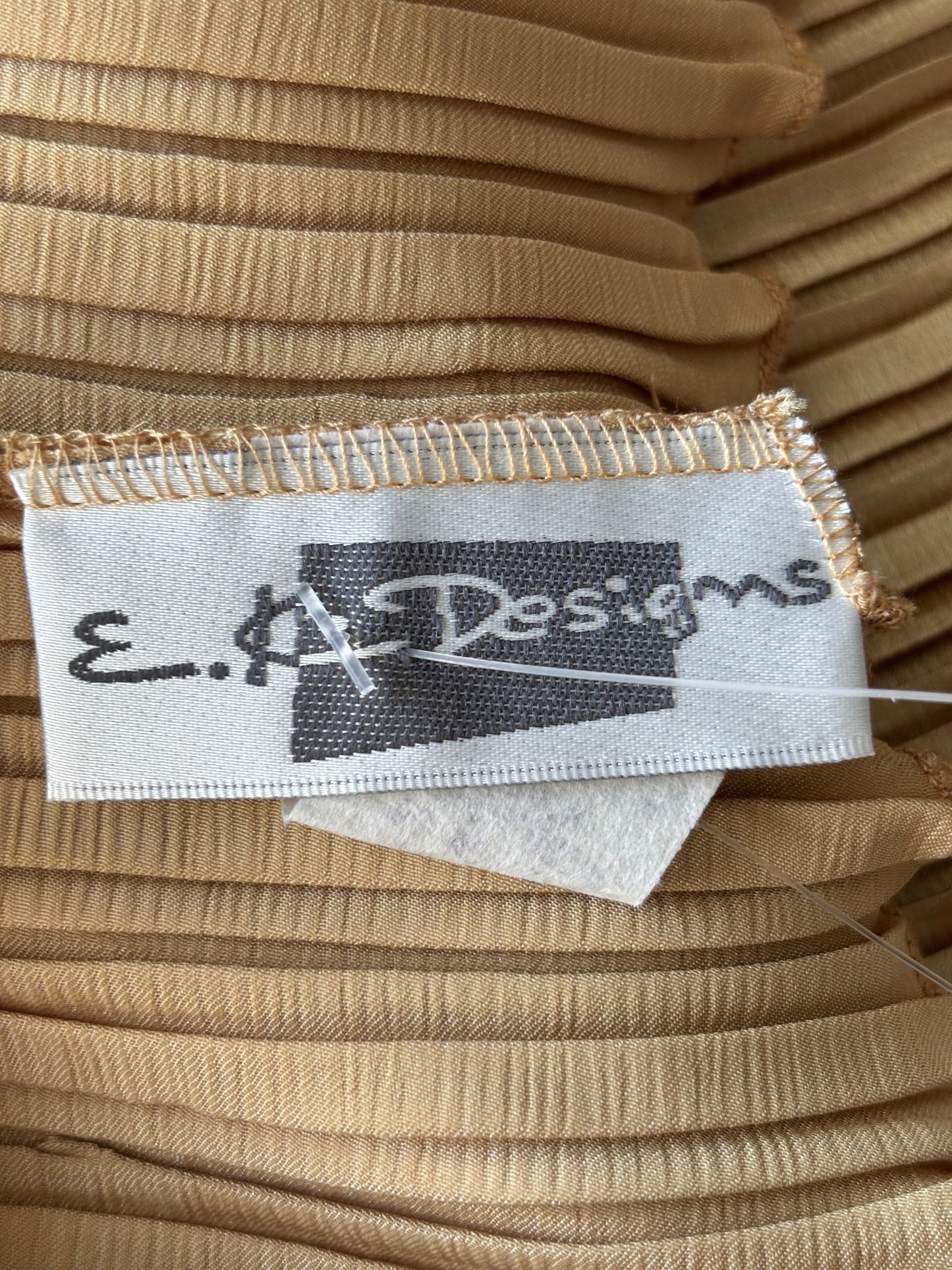 Ea Designs 90's Top | Size L