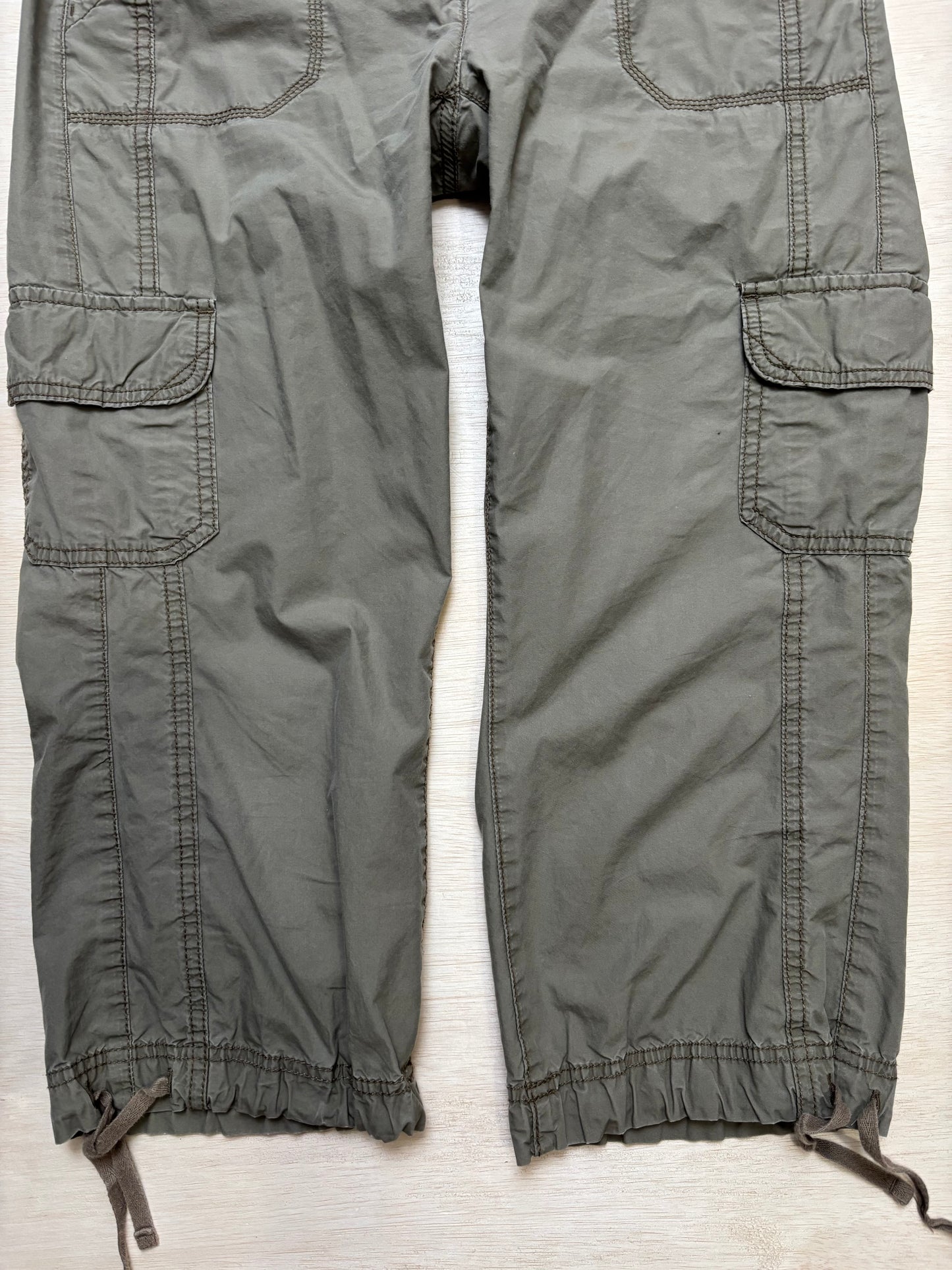 Tommy 90’s Cargo Capris | Size 4