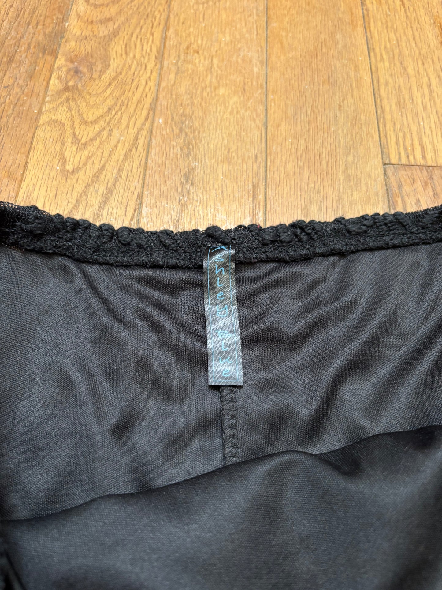 Lace 00’s Midi Skirt | Size 28” Waist