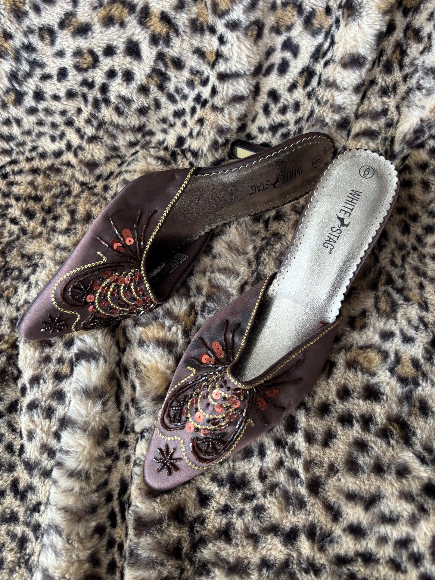 White Stag Beaded Kitten Heel | Size 6