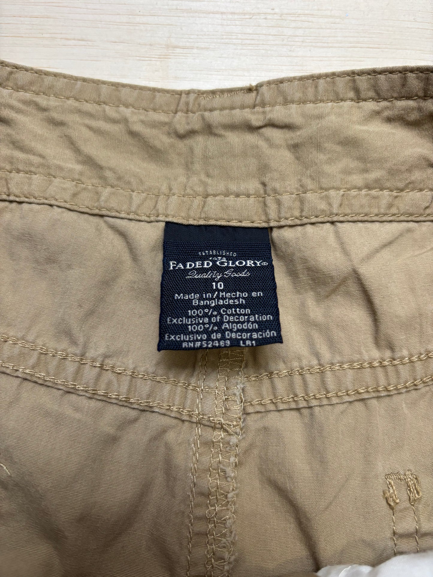 Embroidered 00’s Capris | 32” Waist