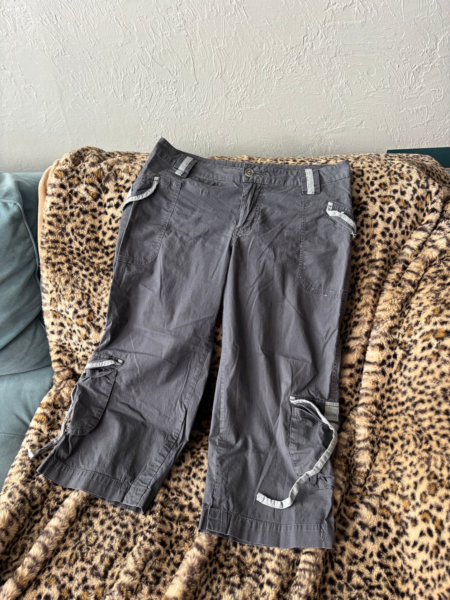 Cargo 00's Capri Pant | Size 2