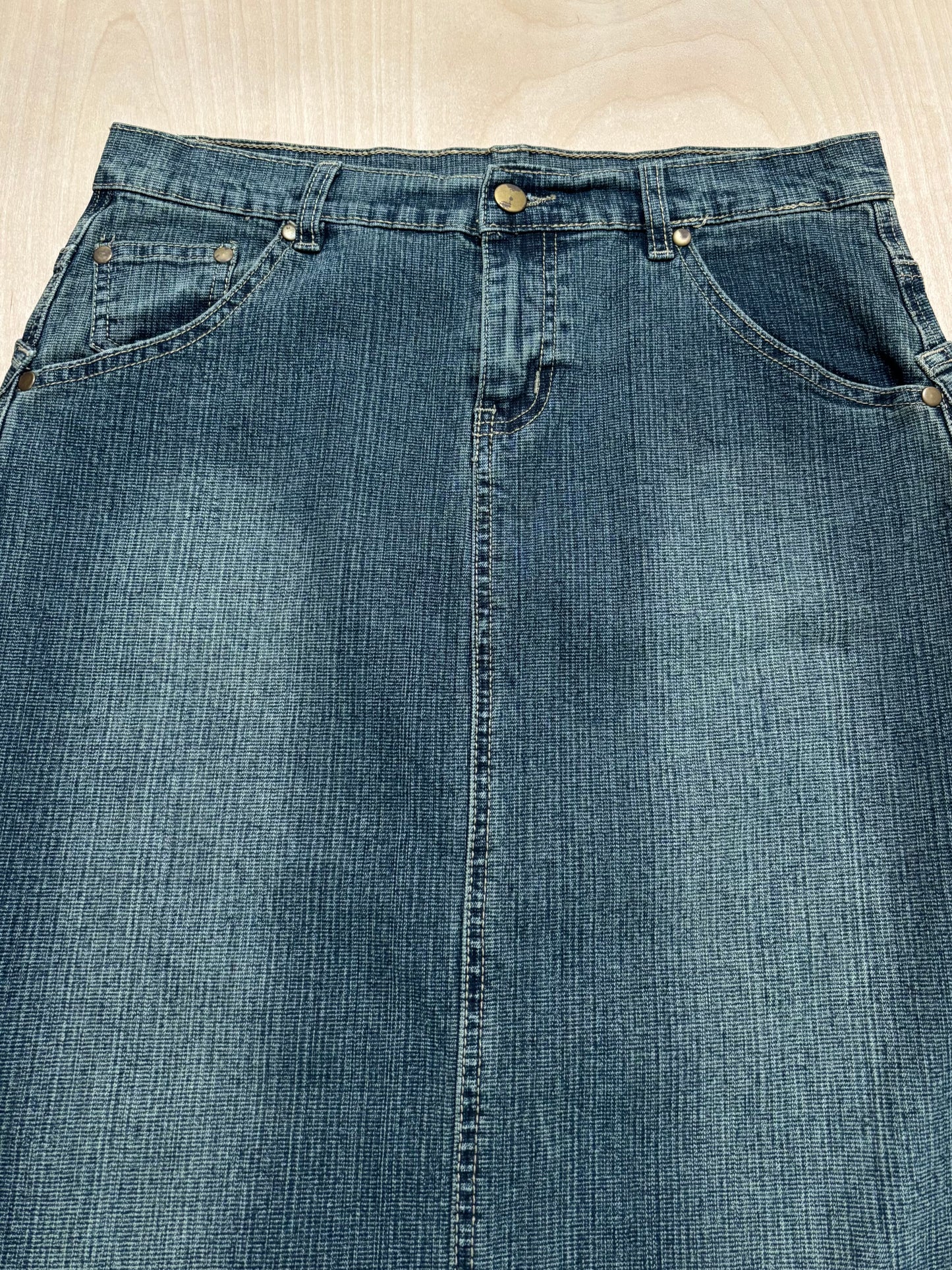Italian 00’s denim skirt | 30” waist