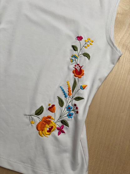 One 90’s Embroidered Top | Size S