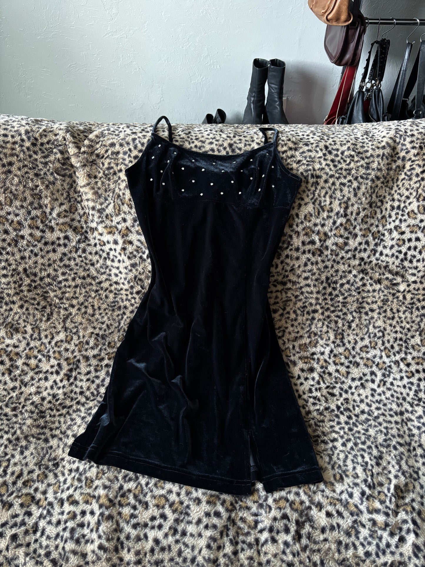 575 90's Velvet Dress | Size S