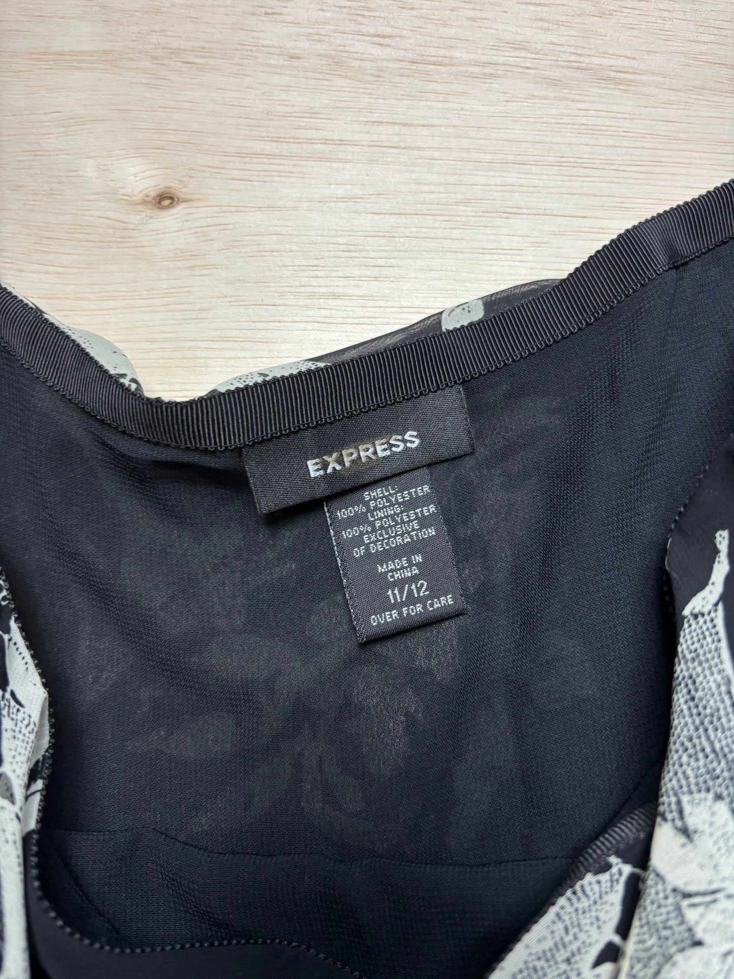 Express 00’s Tiered Skirt | Size 32” waist