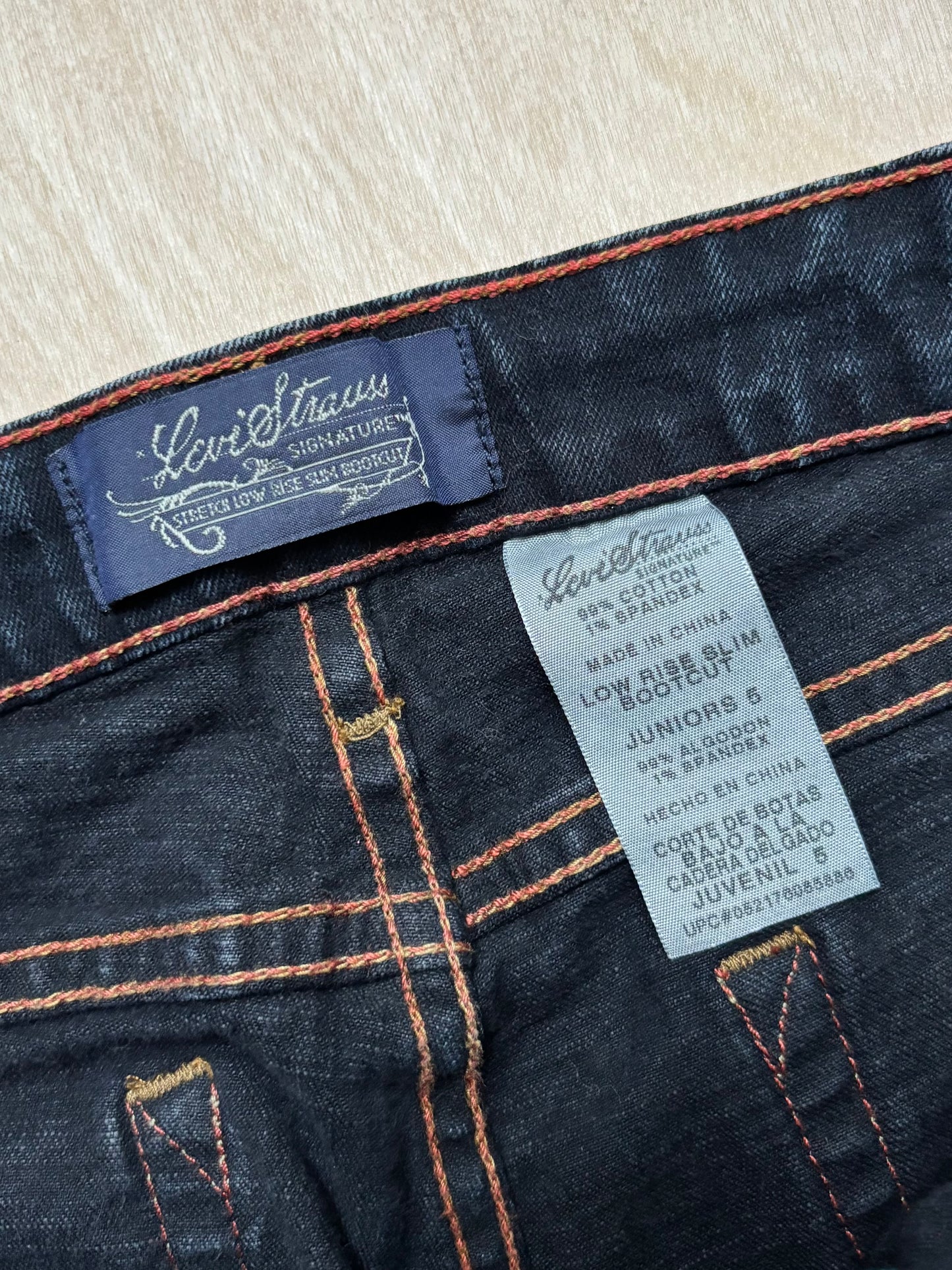 Levi’s Low Rise Jeans | 29” waist