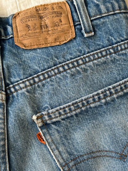 Orange Tab 90's Levi's | Size 28" Waist
