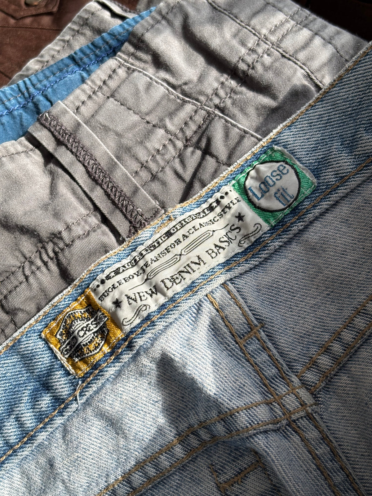 Gold Crest 90's Distressed Denim | Size 31” Waist