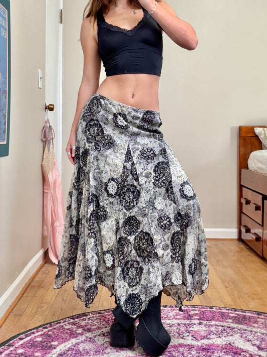 Bug 00's maxi Skirt | Size 34" Waist