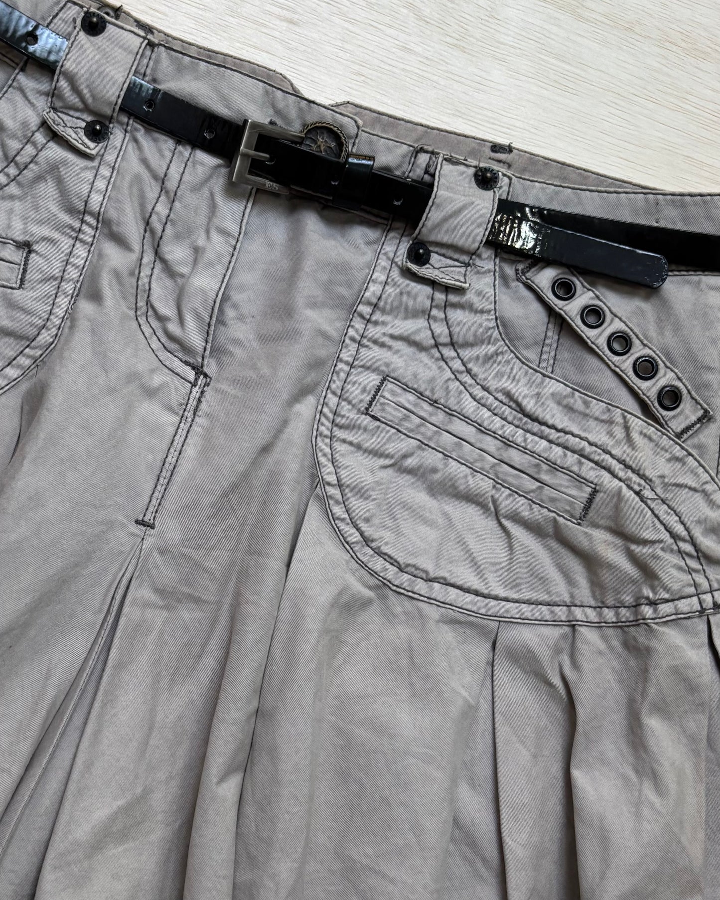 Pleated Cargo Mini | Size 29” waist