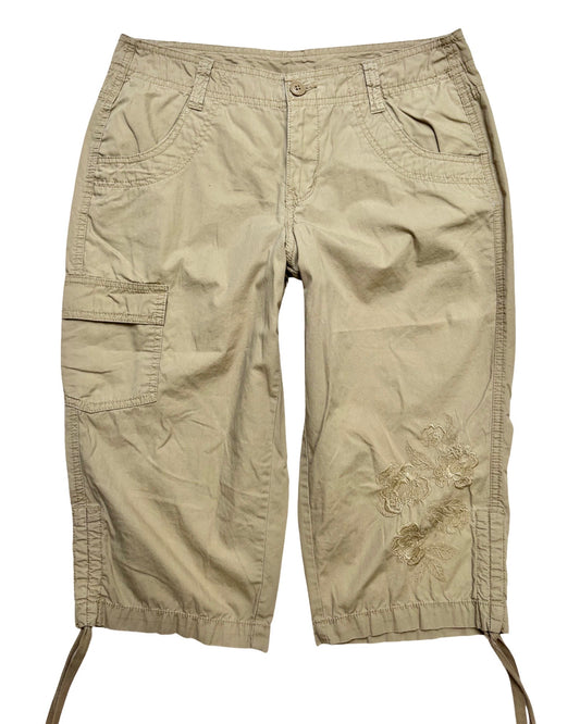Embroidered 00’s Capris | 32” Waist