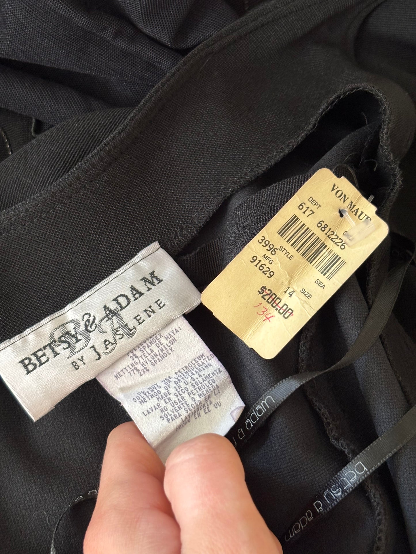 Betsy & Adam 90's Mesh Gown | Size XL