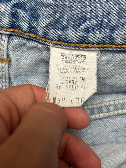 550 90’s Levi’s Jeans | Size 28” Waist