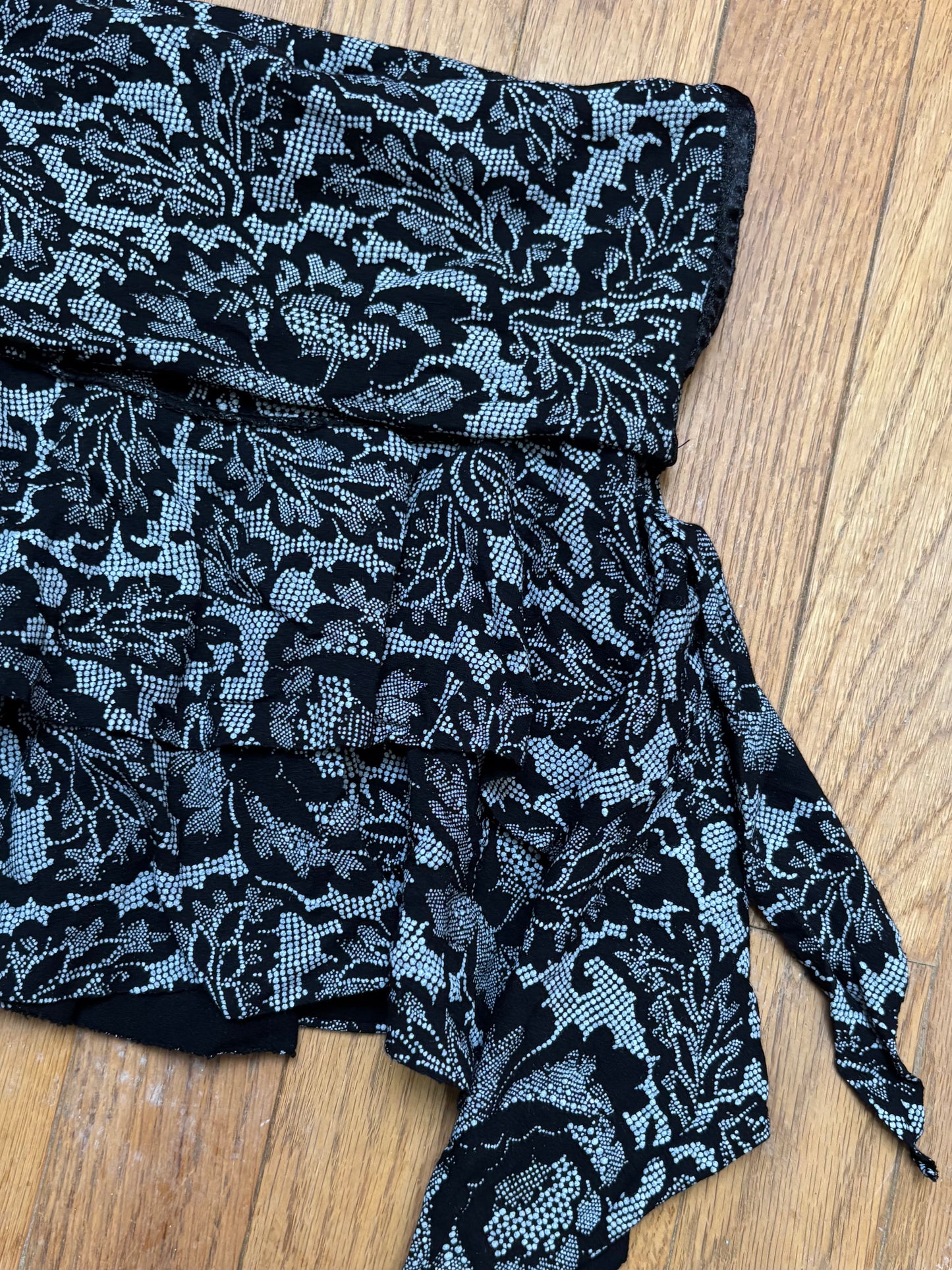 Bebe 00’s Mini Skirt | Size 29” Waist