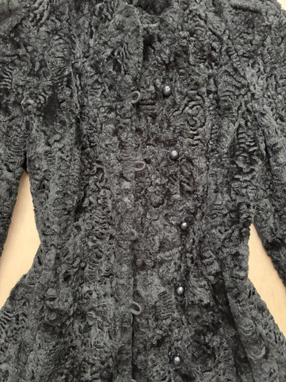 Portrait 80’s Fur Coat | Size M