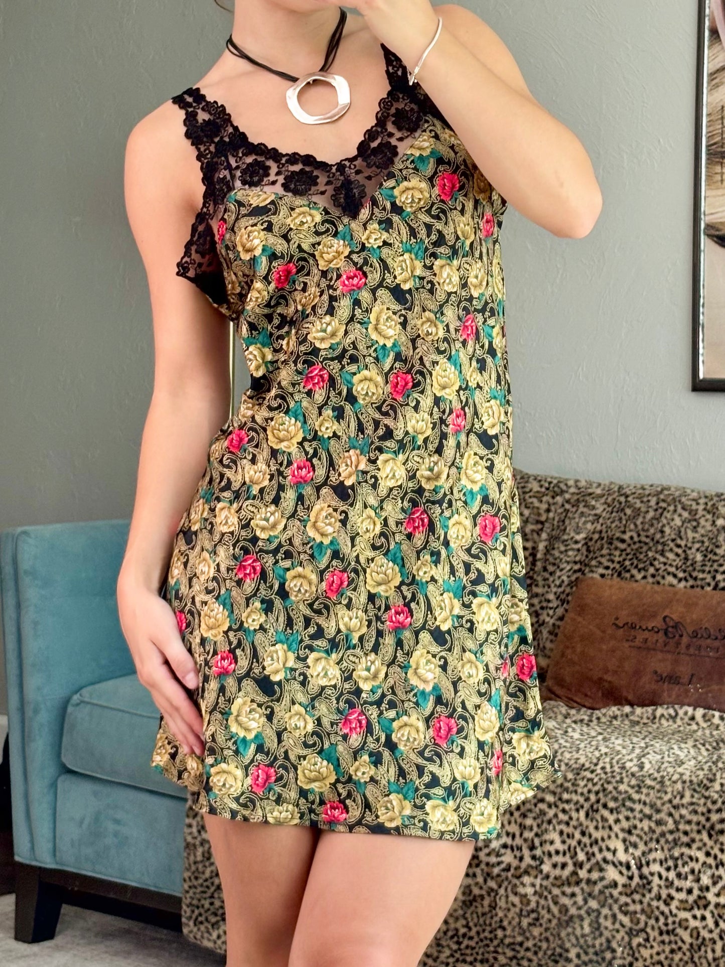 Silkscreen 90's Slip | Size M